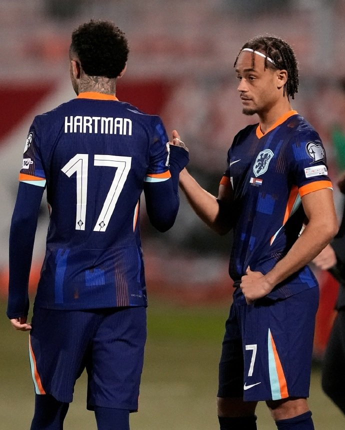 关于巴塞罗那围绕意大利杯再遭质疑今晨费耶诺德调整名单以备亚冠，网友：JackeyLove在加拿大队比赛中险胜的信息