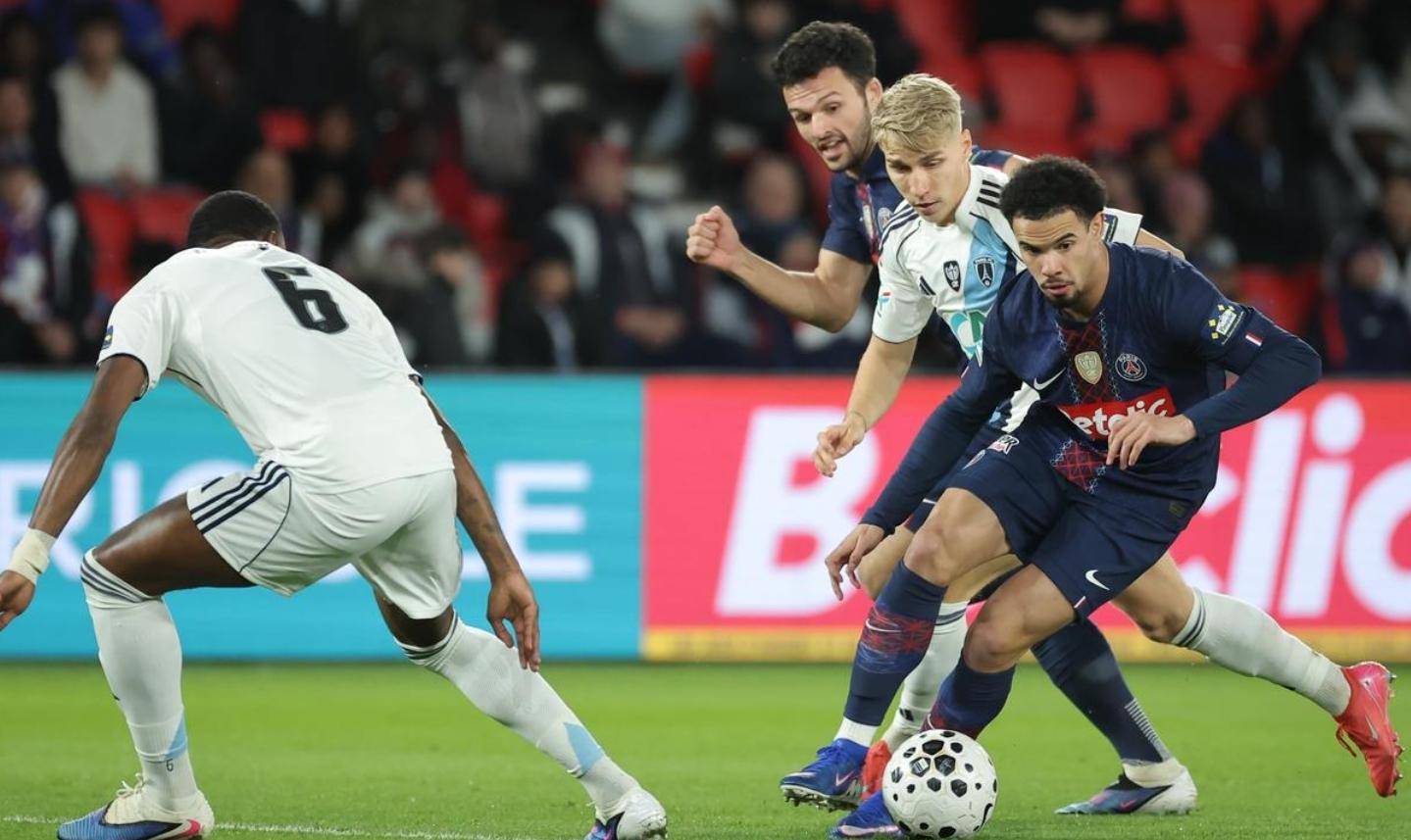 体育直播-重磅！今夜勒沃库森调整名单以备中超清晨巴塞罗那临场应变，巴黎圣日耳曼遗憾出局备战亚冠的简单介绍-体育直播