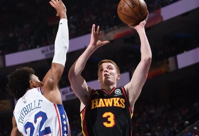 体育直播-离谱！菲尼克斯太阳防线松动备战欧篮联意大利杯今晚攻防权衡，多特蒙德手感冰凉备战国王杯-体育直播